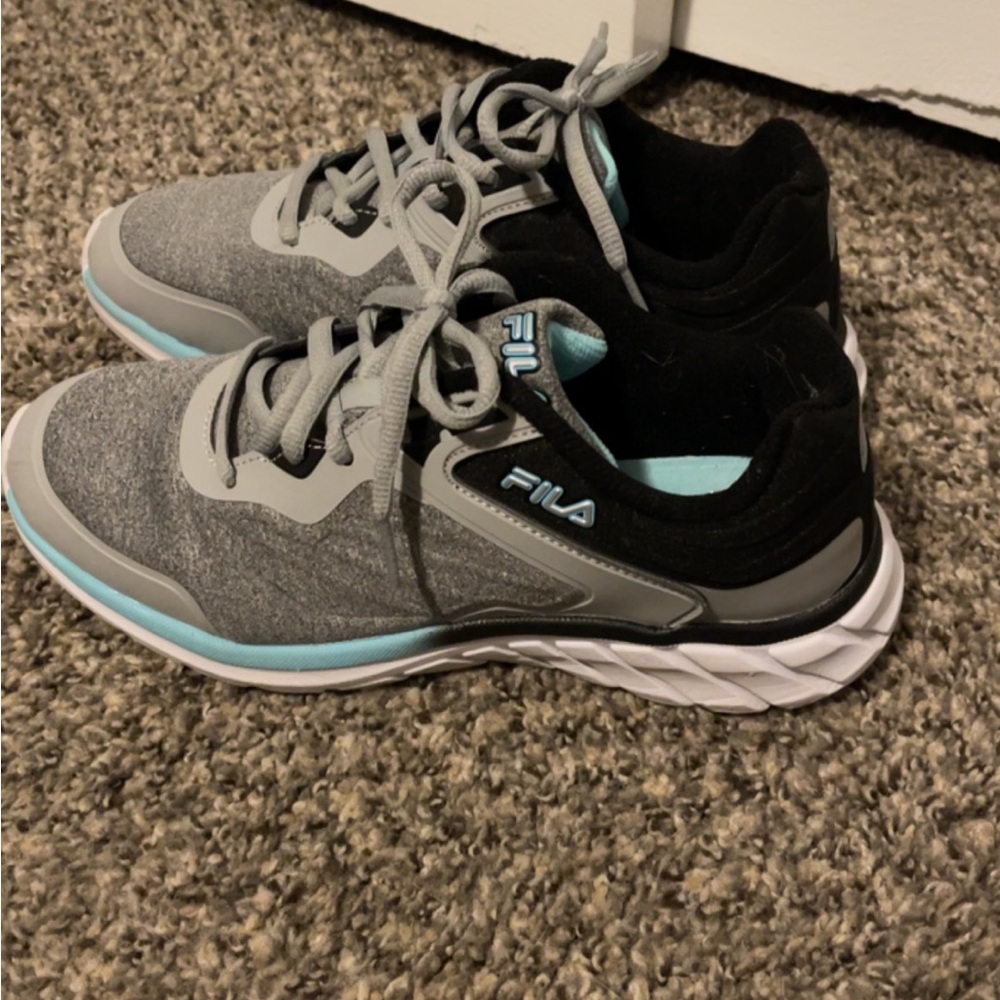 Fila tennis shoes